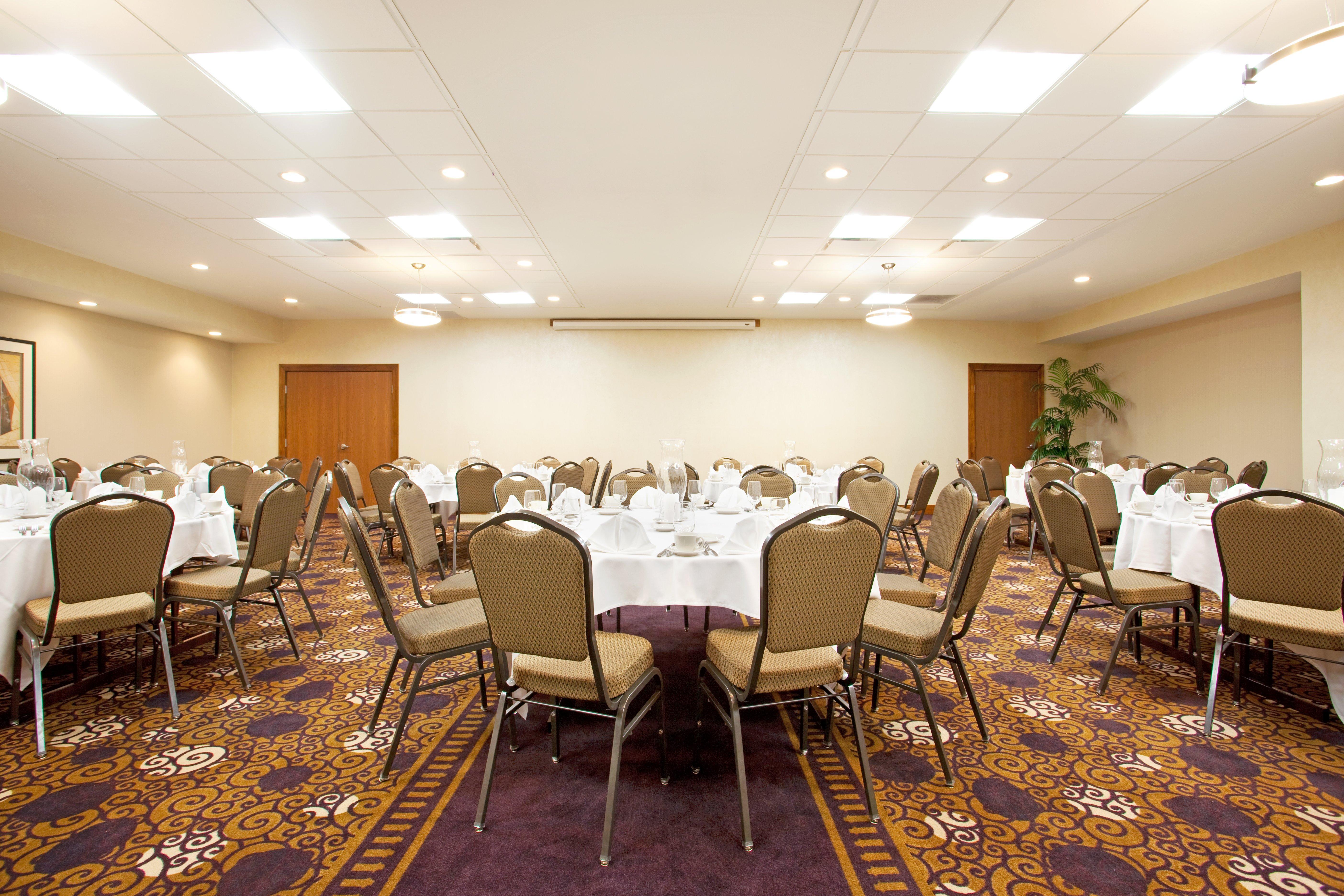 Holiday Inn Battle Creek By Ihg Bagian luar foto